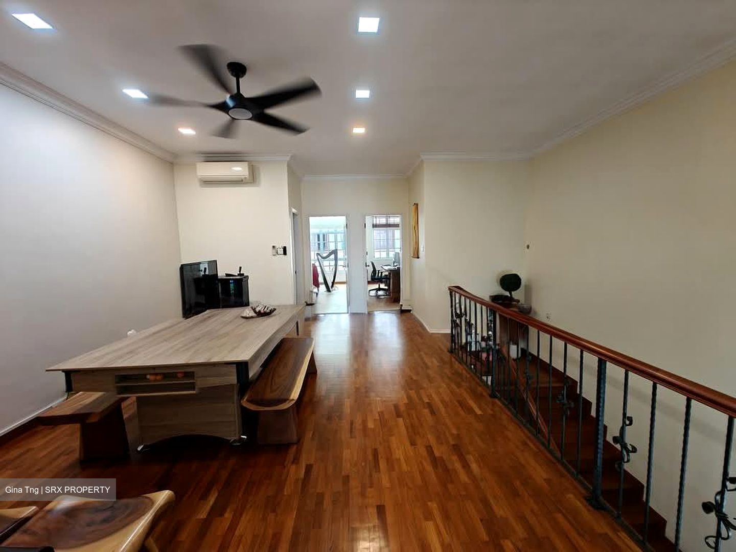Eastwood Walk Gardens (D16), Terrace #565281751